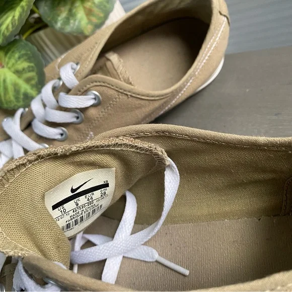 2010 Y2K Nike Skate Style Tan Beige Canvas Sneaker